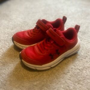 4.99 SHIPPING Boys Reebok Velcro Sneakers Size 12.5